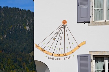 Cadran solaire réalisé par Élisabeth Regamey
